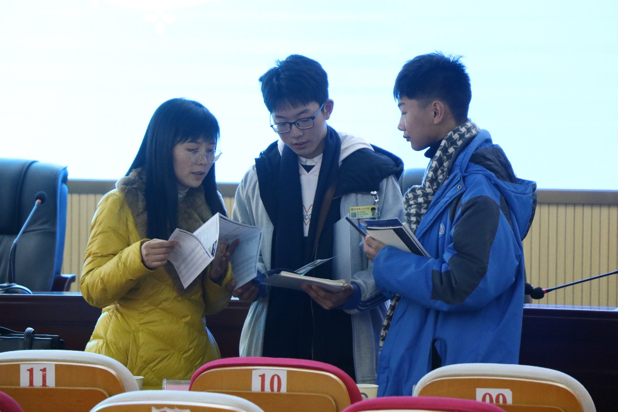 四川大学招办,四川大学经济学院到富顺二中授牌及招生宣讲