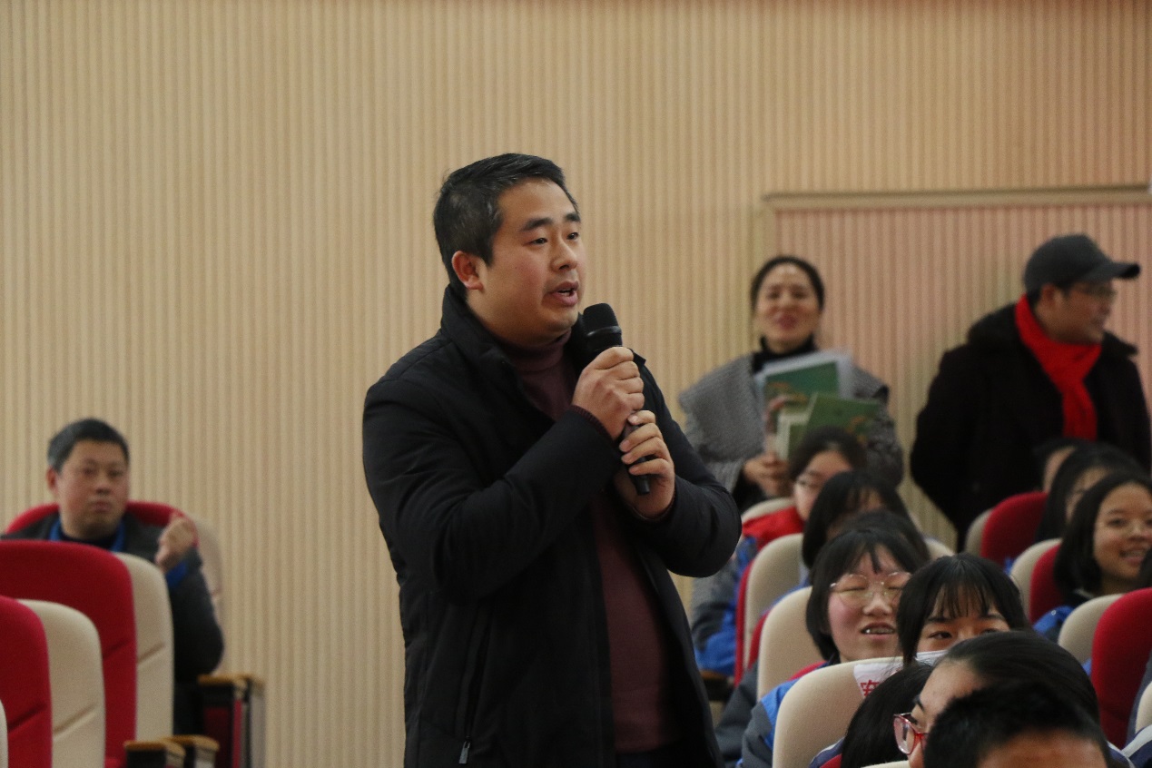 (富顺二中高二班主任唐朝平老师提问)